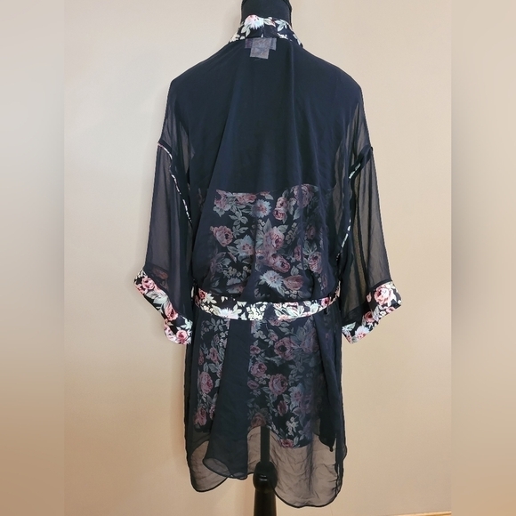 VINTAGE PATRICIA LINGERIE Short Peignoir Nightgown and Robe Set - Picture 5 of 16